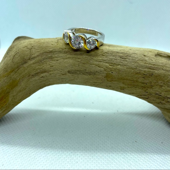 Prime Art & Jewel PAJ Signed Gold Sterling Silver CZ Ring Sz 6-1/4 Three Stone - Picture 3 of 7